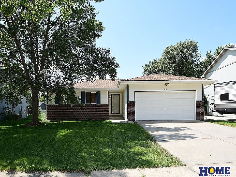 1st image of 1611 SW 13th Street Cir