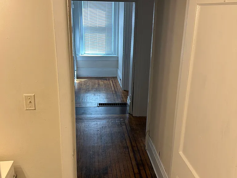 1236 E Broadway #5 — Photo 3