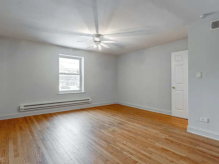 4938 S King Dr #2 — Photo 9