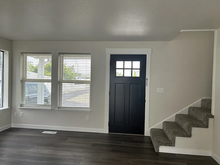 1208 S 43rd Ave — Photo 9