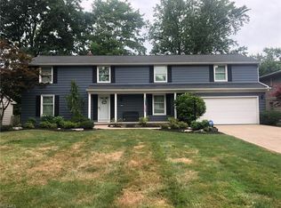 5323 Meadow Wood Blvd, Lyndhurst, OH