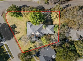 9734 Mixon Dr, Dallas, TX 75220