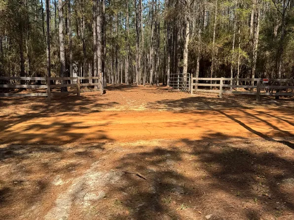 260 Planters Dr S, Laurel Hill, FL 32567