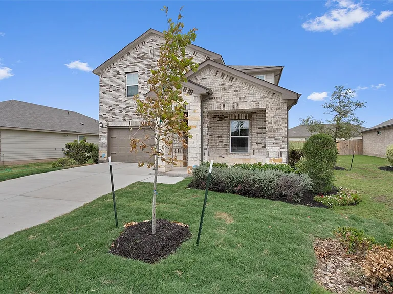 209 Golden Plains Pkwy — Photo 34