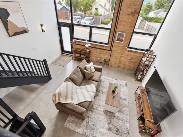 85 Spruce St #103, Cambridge, ON N1R 4K4