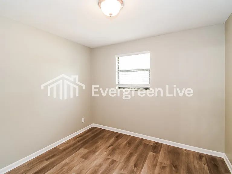 2125 Bunting Dr — Photo 10
