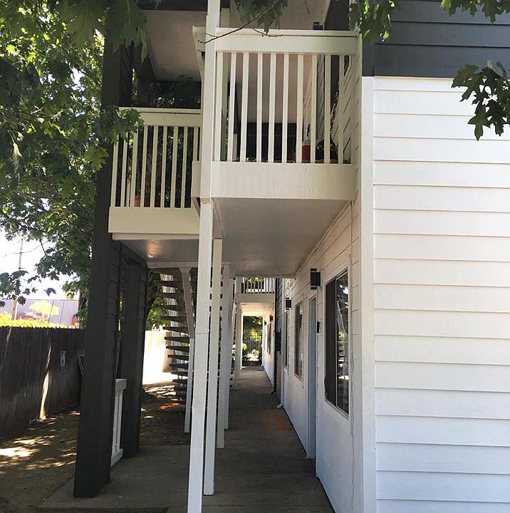 LIV 1621 Property Exterior