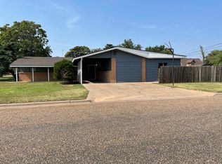 1400 Floydada St, Plainview, TX 79072