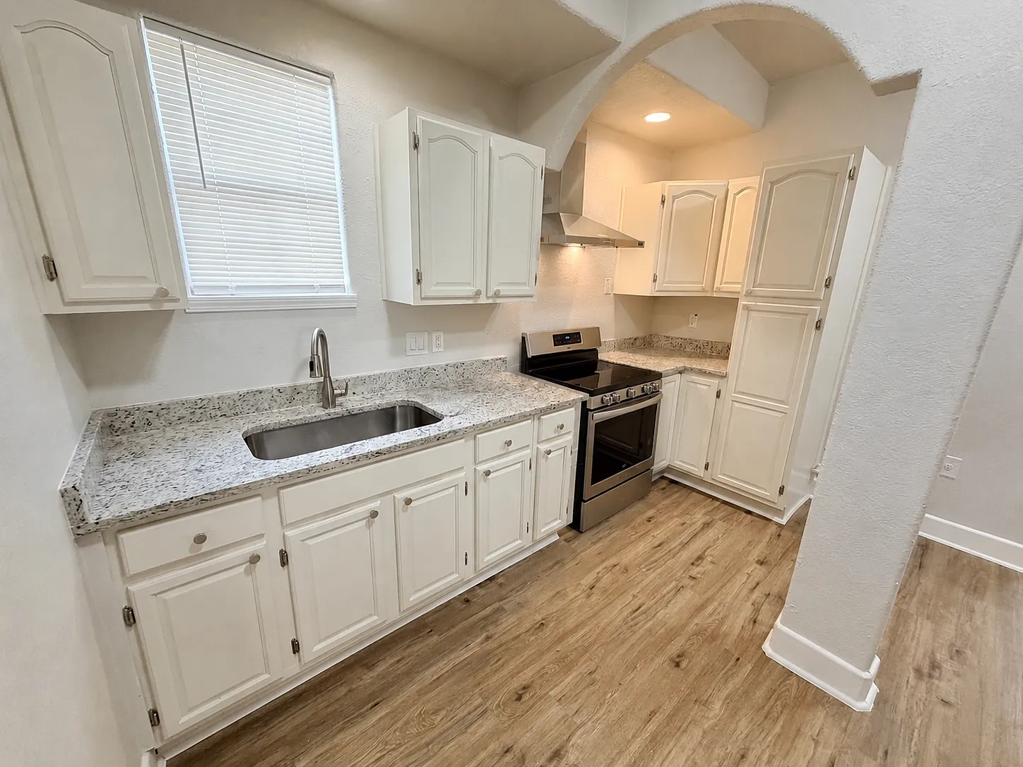 3 bed, 1100 sqft, $1,625 — Photo 3