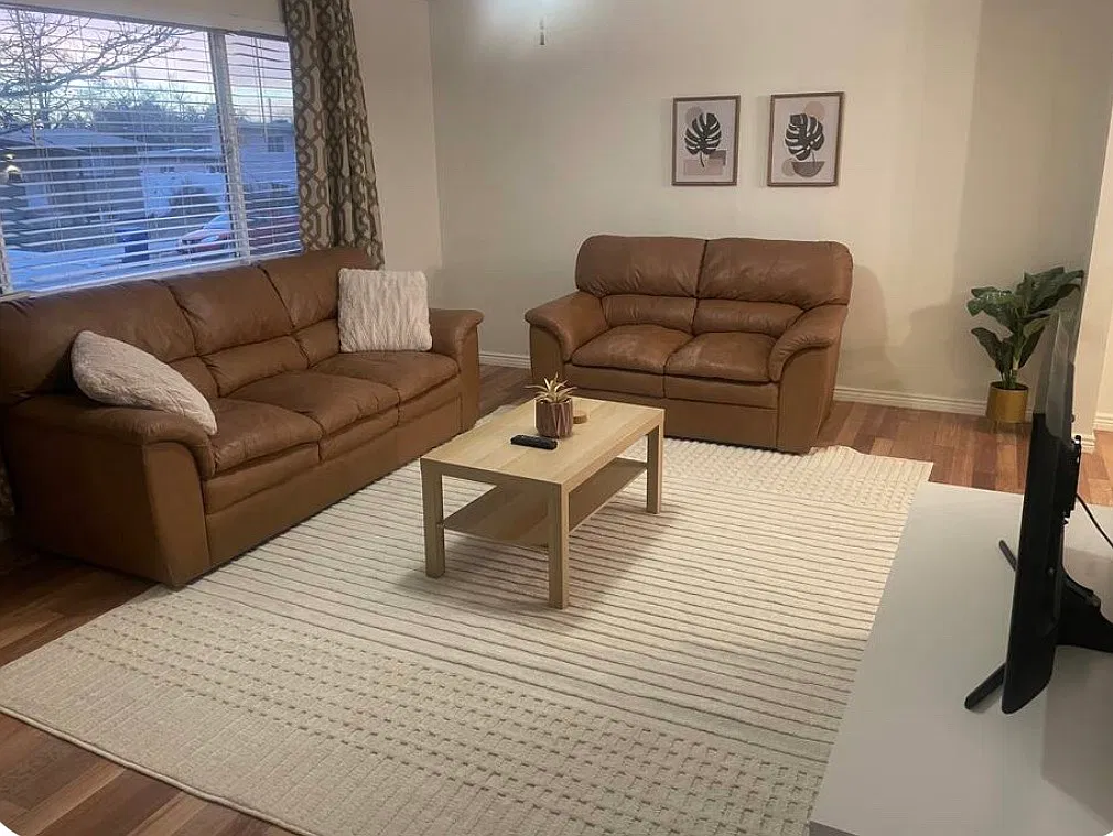 2 bed, 900 sqft, $1,750 — Photo 2