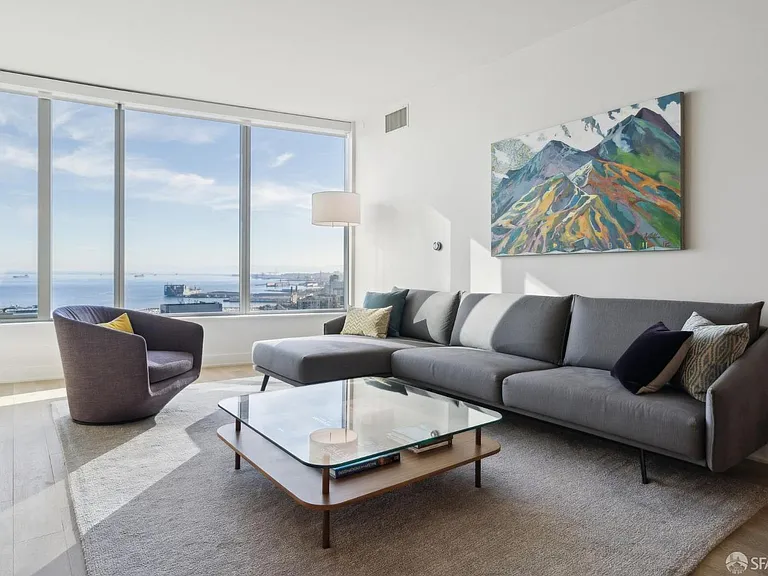 201 Folsom St #33D — Photo 1