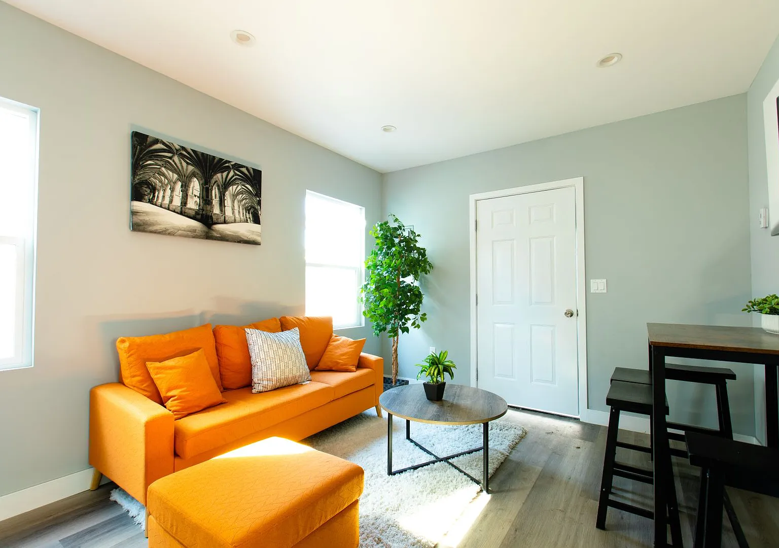 3BD/ 1 BA - Section 8 Voucher Accepted — Photo 3