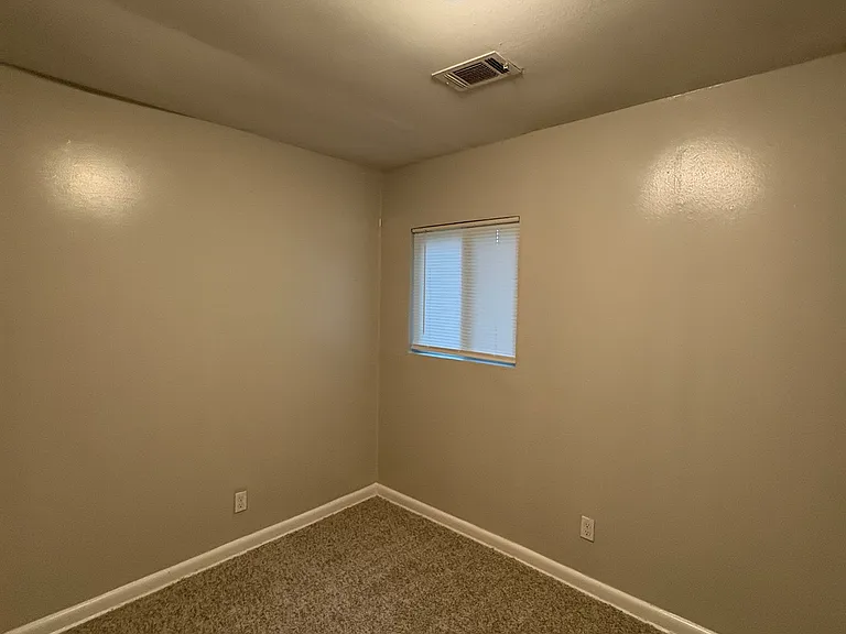 2816 Boyd St — Photo 9