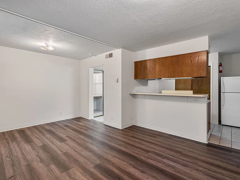 Brandywood Park Apartments — Photo 2