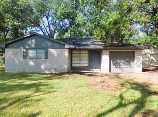 8235 Thompson Rd, Highlands, TX 77562