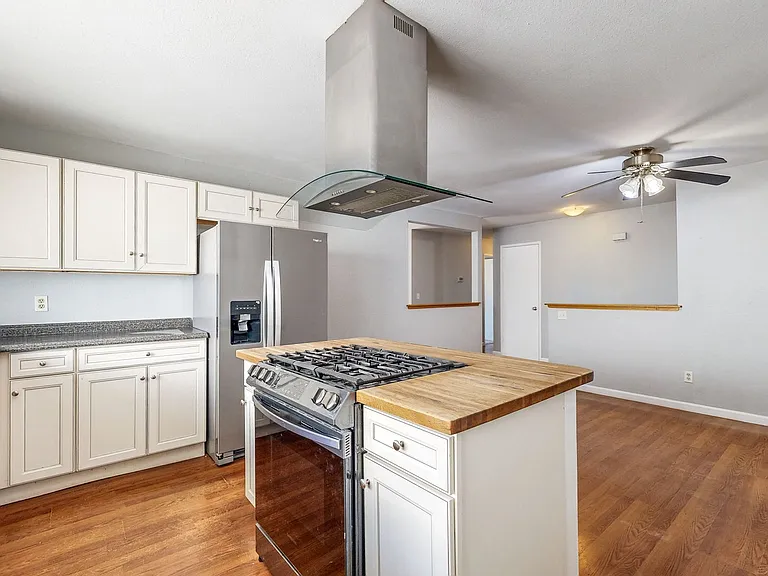 8690 Lords Manor Way — Photo 8