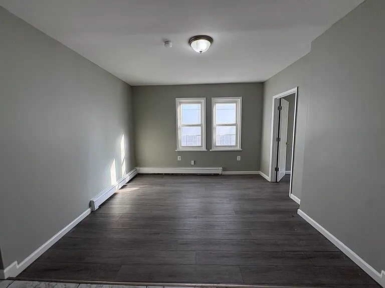 652 S 11th St #B — Photo 5