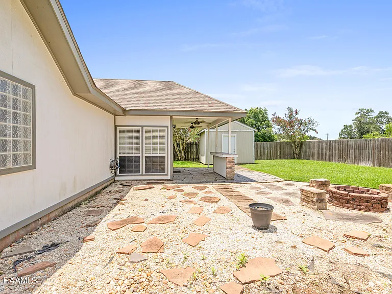 412 Crest Cir — Photo 33