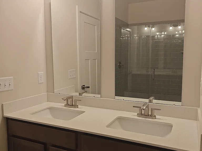 108 S Durham Dr — Photo 43