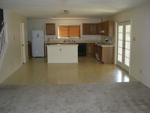 Family Rm-Kitchen