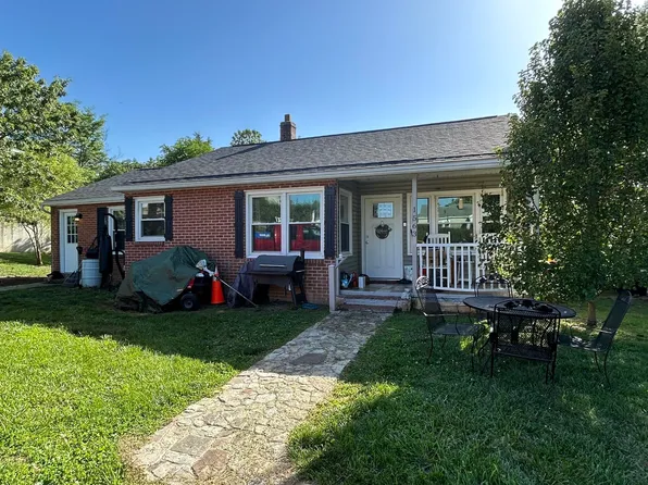 1563 Gallimore St, Christiansburg, VA 24073