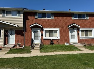 25968 Jeanette Ct, Roseville, MI 48066