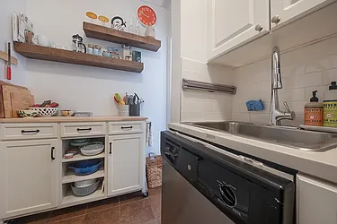 Rented by Rita S Citrin, LREB