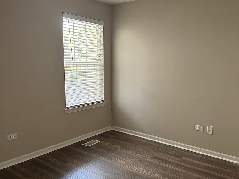 2142 Orchard Ln — Photo 11