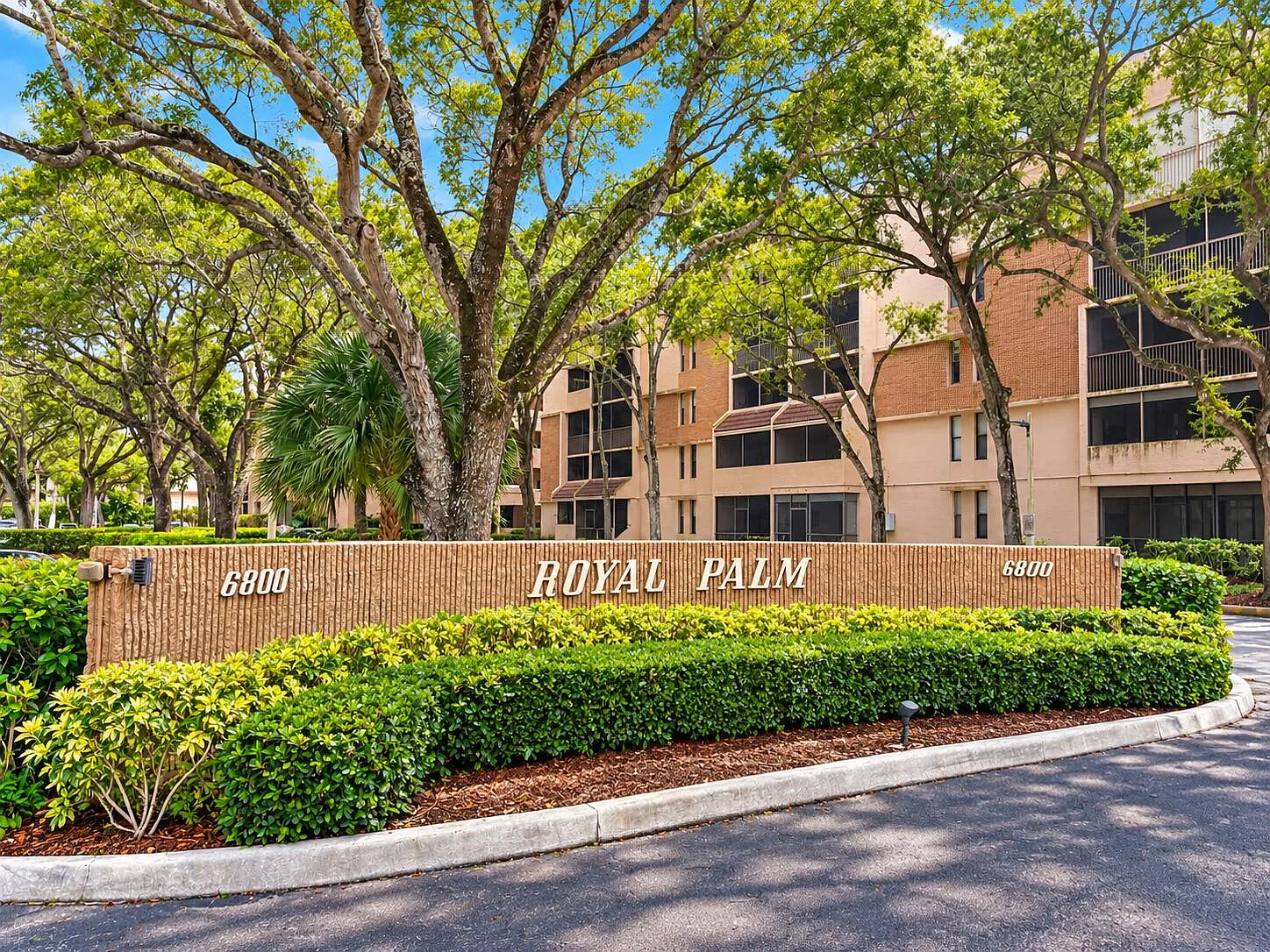 Royal Palm at Plantation — Photo 2