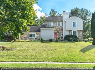 46 Knob Hill Rd, Long Valley, NJ 07853