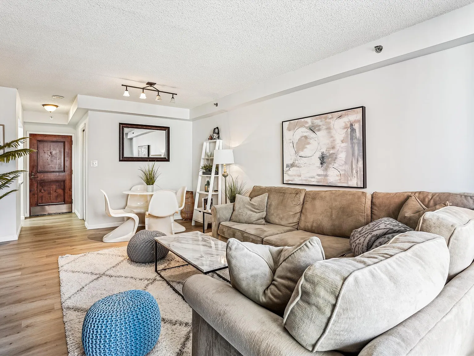 4801 Fairmont Ave — Photo 2