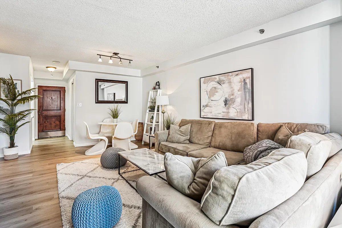 Building Photo - 4801 Fairmont Ave #513