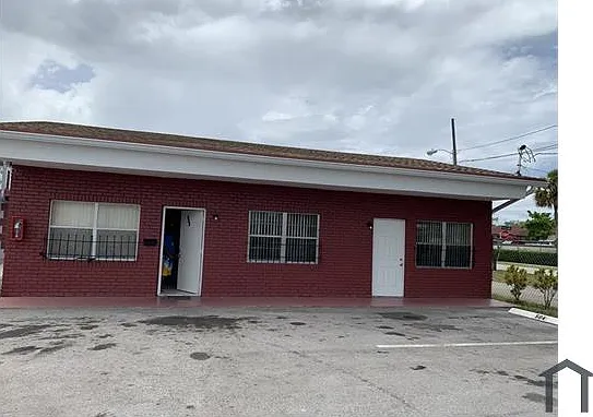 3 bed, 1800 sqft, $2,400 — Photo 1