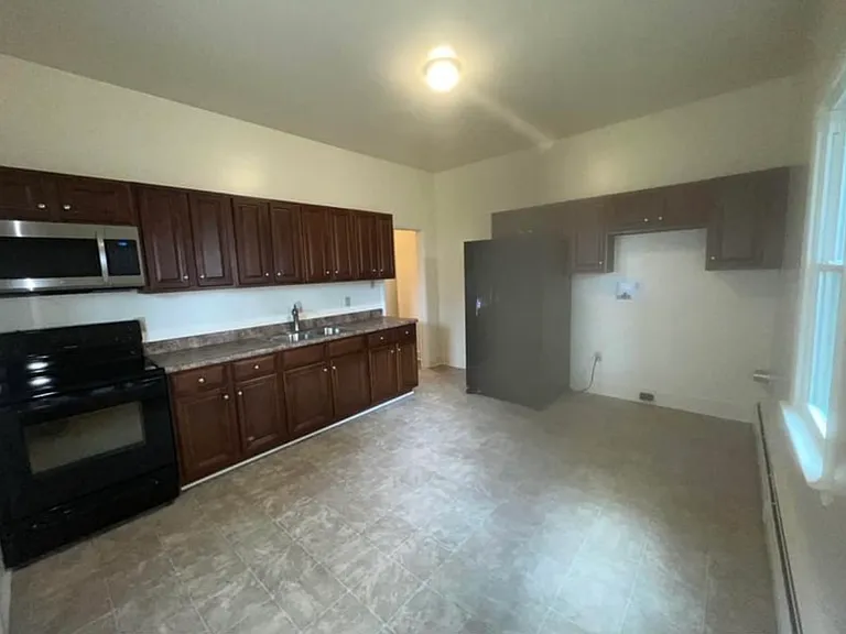 200 Pennsylvania Ave #7 — Photo 2