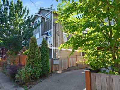 8513B Stone Ave N, Seattle, WA, 98103