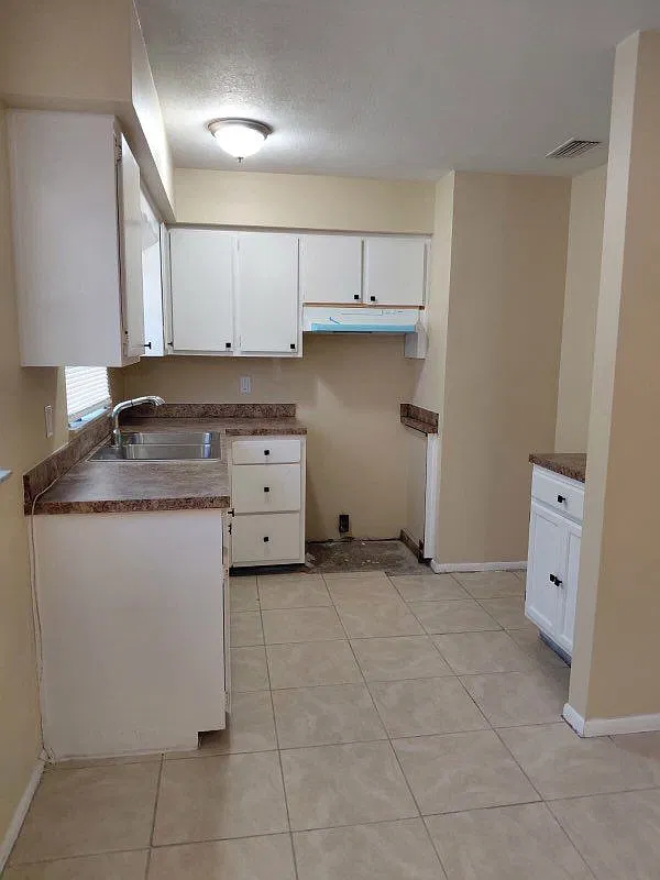 3 bed, 1.5 bath, 1015 sqft, $2,275 — Photo 3