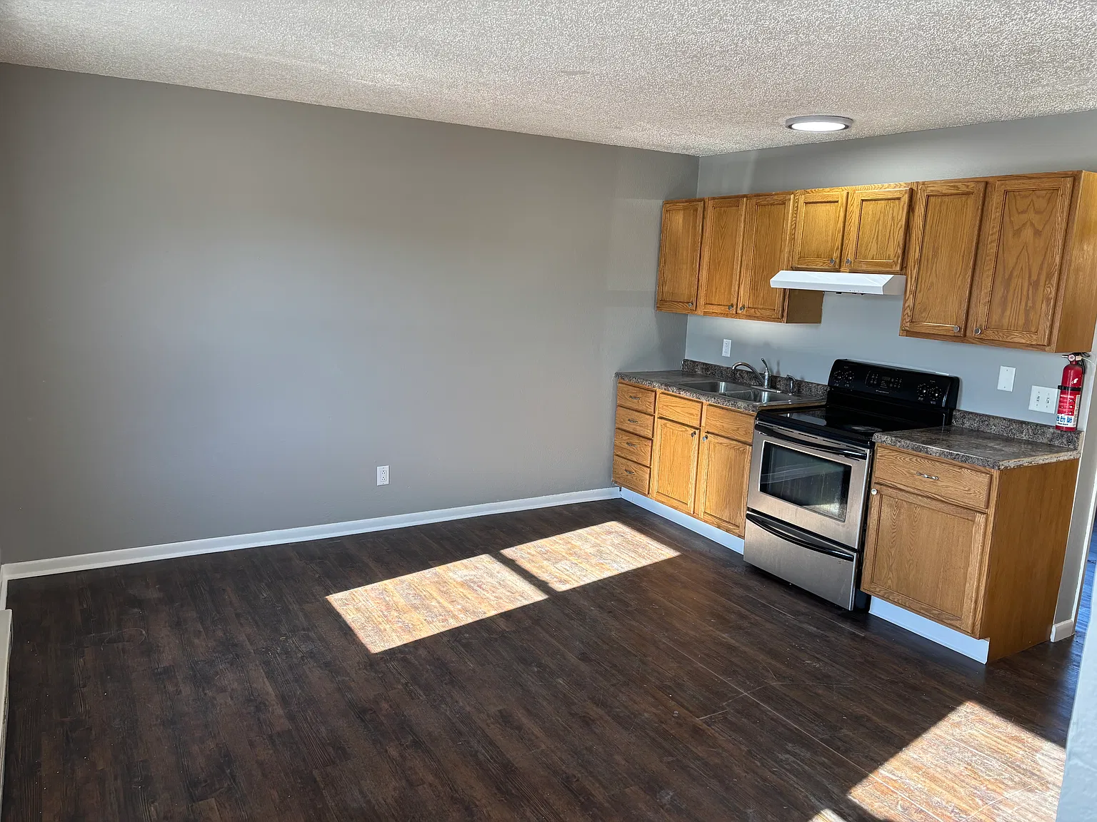 2 bed, $700 — Photo 1