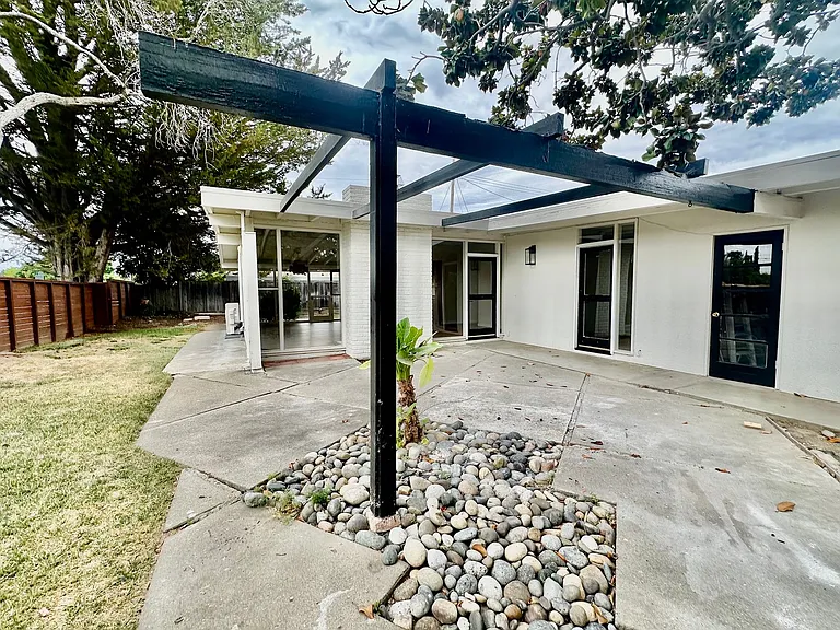 3081 McKinley Dr — Photo 20