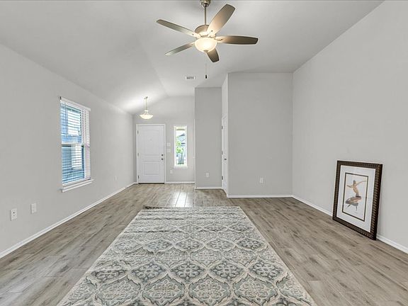 3rd image of 3824 Central Park Dr