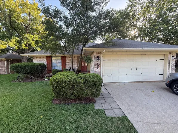 737 Hampshire Dr, Burleson, TX 76028
