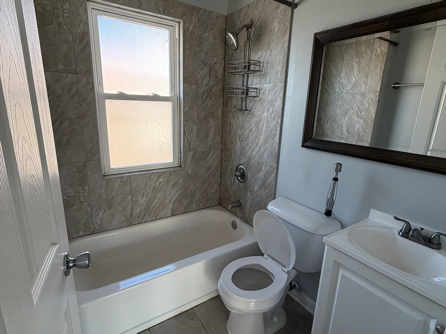 3 bed, 1200 sqft, $1,950 — Photo 4