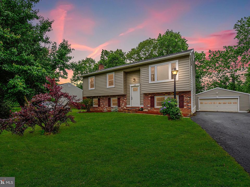 1st image of 11002 Abbey Ln