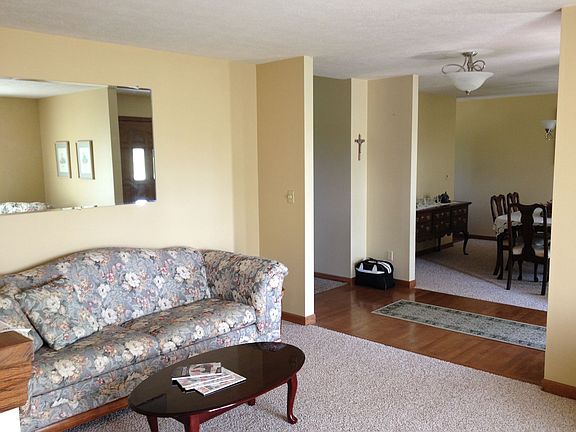 lvngrm/foyer/diningrm