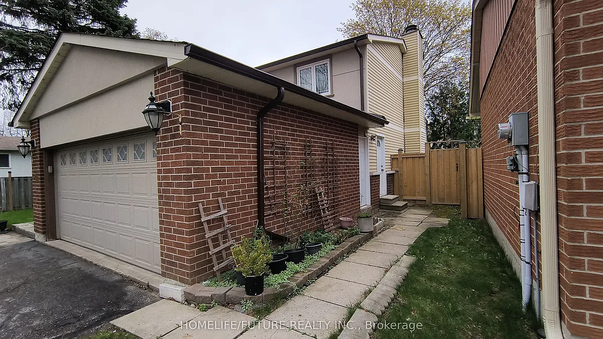 Building Photo - 46 Blacktoft Dr #BASEMENT