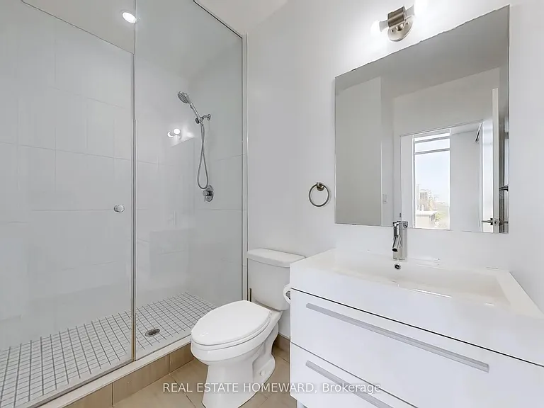 297 College St #722 — Photo 11