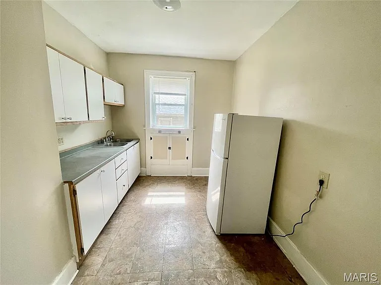 2406 Edison Ave — Photo 20
