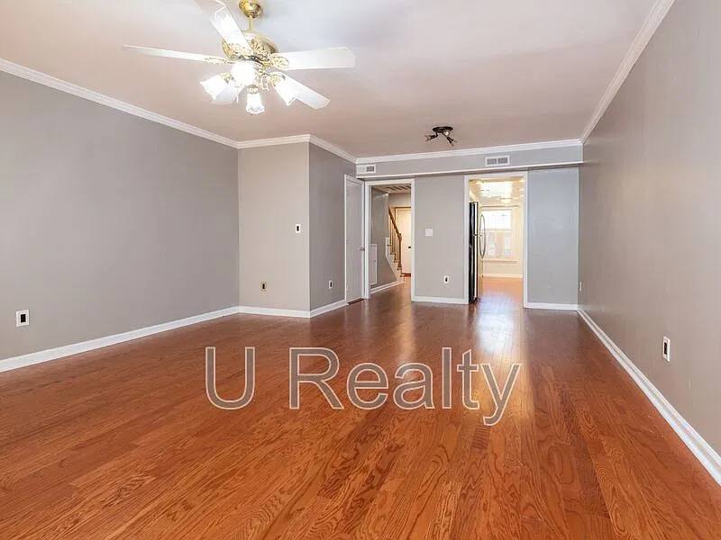 2 bed, 2.0 bath, 1200 sqft, $1,695 — Photo 3