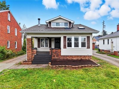 6111 Manchester Rd, Parma, OH, 44129