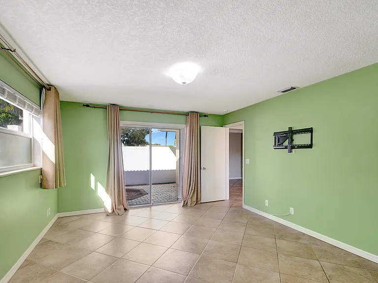 W Terrace Dr — Photo 19