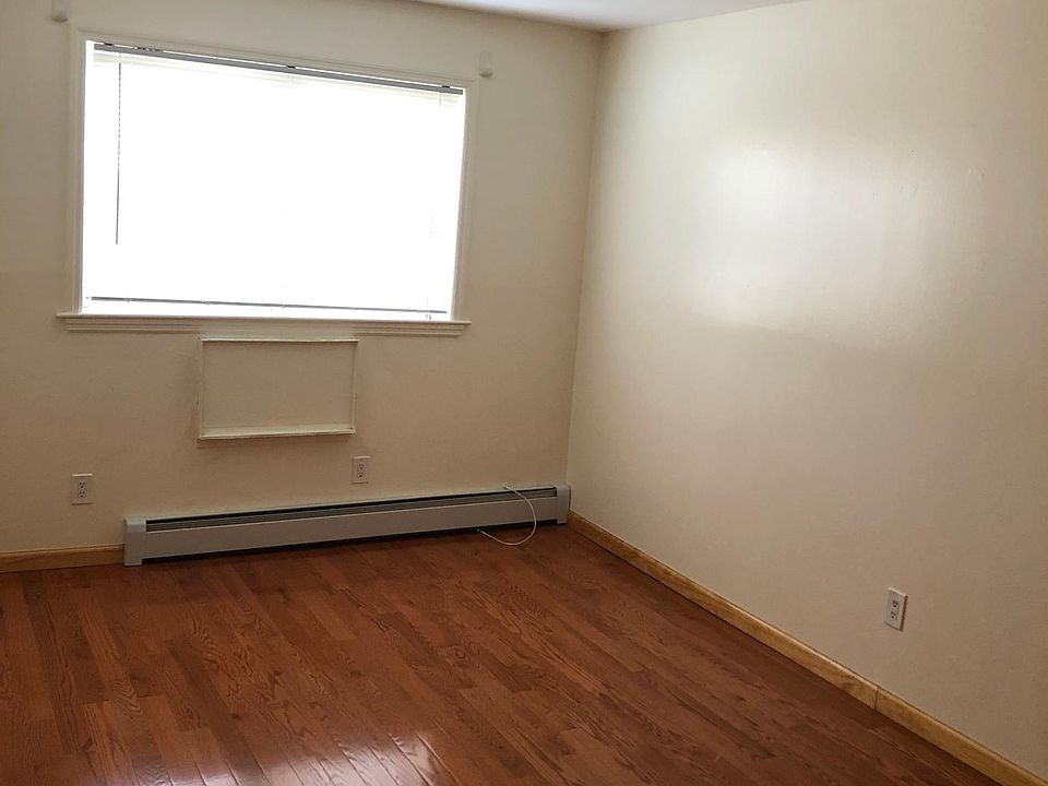2nd image of 1611 200th St